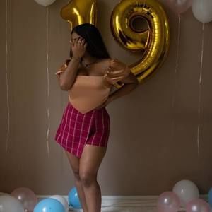 Meet your Posher, Emely